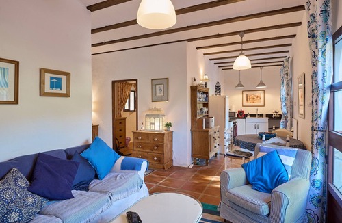 Iznajar House | Country House 'Casa Cruz Resort Eco Naturalists' with Mountain View, Private Pool and Wi-Fi