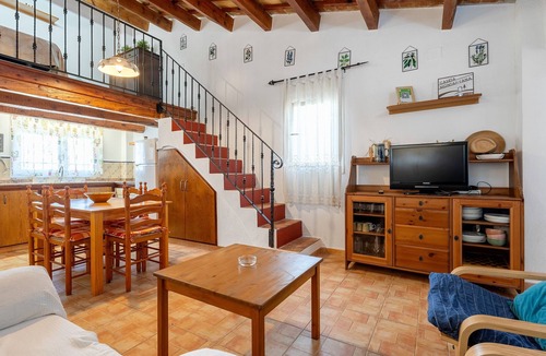Deltebre House | Country House 'Caseta Montanyana' with Private Terrace, Private Garden and Wi-Fi