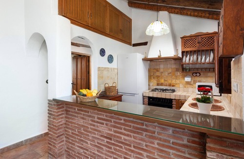 Periana House | Country House 'Cortijo Salva' with Mountain Views, Private Garden, and Wi-Fi