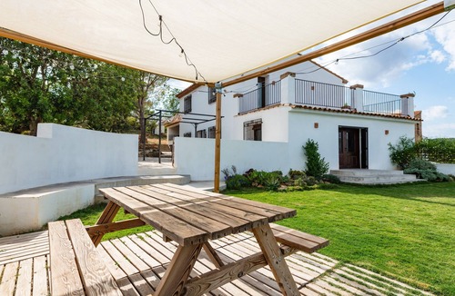 Les Useres House | Country House 'Mas Del Sandungo' with Mountain View, Private Pool and Wi-Fi