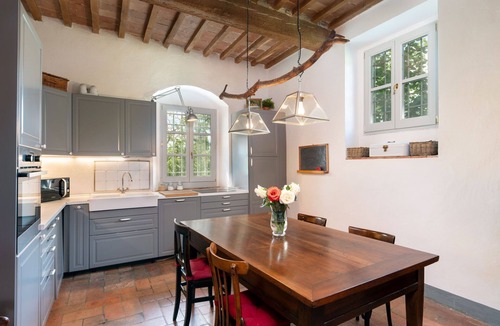 Vicchio House | Country House/Farm House in Mirandola with 5 bedrooms sleeps 10