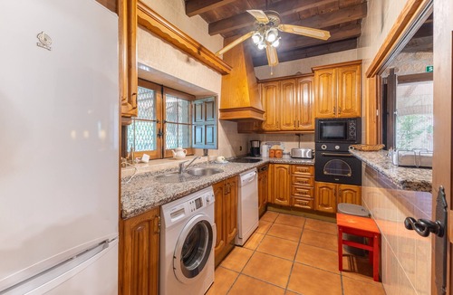 Candeleda Villa | Country House 'Finca La Lobera' with Pool, Mountain Views, Wi-Fi & A/C