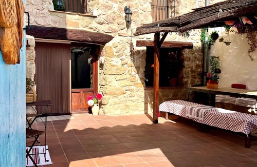 Olba House | Country House 'La Casuna' with Mountain View, Private Terrace and Wi-Fi