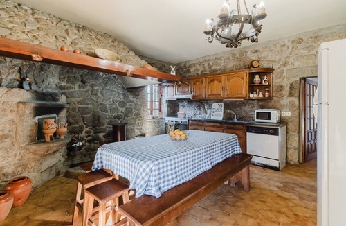 Amares Villa | Country House 'Quinta Das Regadas' with Mountain View, Private Pool and Wi-Fi