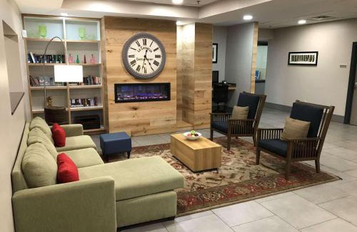 Emporia Hotel | Country Inn & Suites by Radisson, Emporia, VA