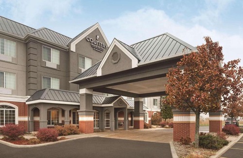 Michigan City Hotel | Country Inn & Suites by Radisson, Michigan City, IN