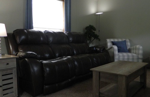 Thurston Cottage | Country living: 2BR 2 FULL BA close to town, all fenced in
