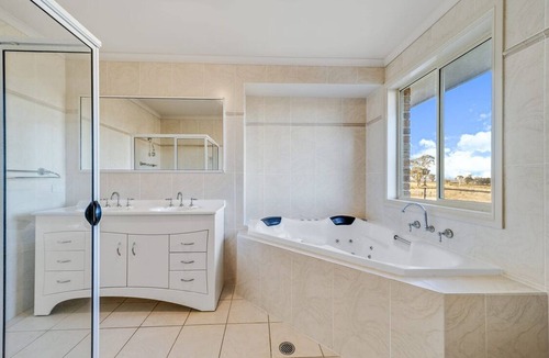 Springrange House | Country Paradise Estate Only 10 km From Canberra Border and 30 Mins to CBD