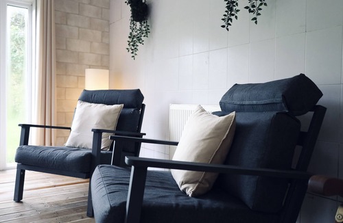 Bozeat House | Country Retreat with Private Spa Pool & Sauna