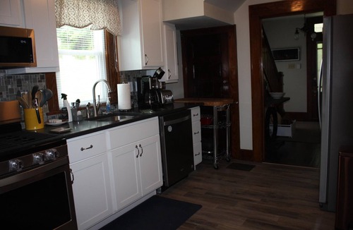 Booth House | Country Setting- less then 2 miles to downtown Morgantown .