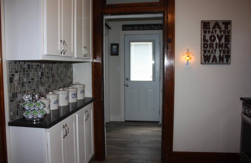 Booth House | Country Setting- less then 2 miles to downtown Morgantown .