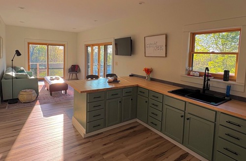 Saint Marys  Saint Joseph County House | Country setting. Pool house just 10 minutes from ND campus and SBN airport.