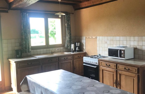 Marolles-les-Braults Cottage | Countryside Retreat with Pond, Games Room, and Nearby Attractions