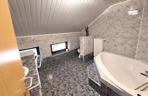 Dobrova-Polhov Gradec Apartment | Countryside Two Bedroom Apartment near Horjul