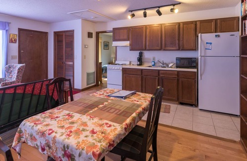 Chapel Hill Apartment | Countryside and Thai food in Carrboro