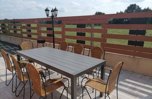 Moitron-sur-Sarthe Cottage | Countryside Retreat: Farm Experience, Modern Comforts, 3 Bedrooms, BBQ, Fishing Pond