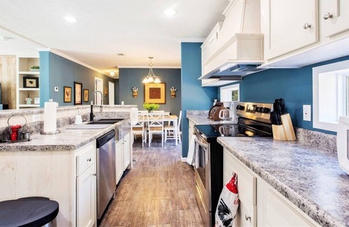 Clarkesville House | Countryside Getaway in Clarkesville! (CDC Safe)