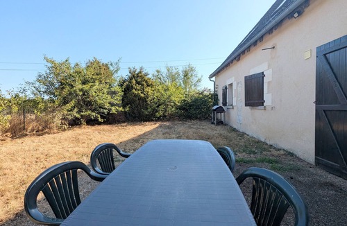 Arthon Cottage | Countryside home near Châteauroux, family-friendly