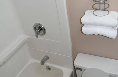 Hillsboro Hotel | Countryside Inn