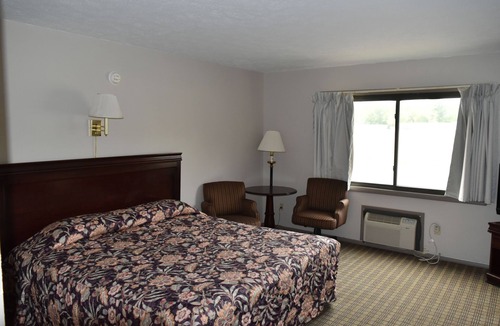 Hillsboro Hotel | Countryside Inn