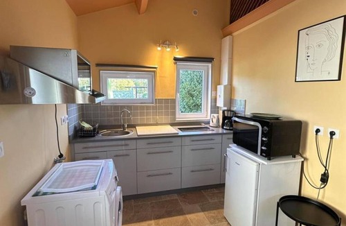 Vendat Apartment | Countryside studio with shared pool and garden