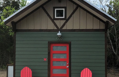 Honey Grove Cabin | Countryside Tiny Cabin 5