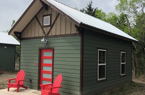 Honey Grove Cabin | Countryside Tiny Cabin 5