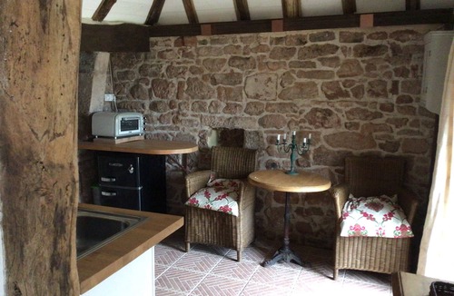 Boisseuilh Cottage | Countryside tiny house near Chateau de Hautefort