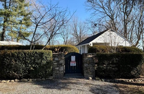 Rippon House | Couple's Retreat|Home Theater|Game Room|Wineries