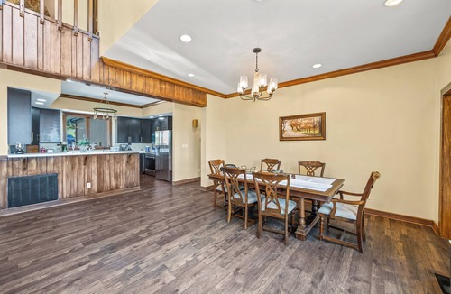 Silver Point House | Couples Getaway at Leeric Lodge Views of Mtns & Center Hill Lake, Hot Tub & Pool