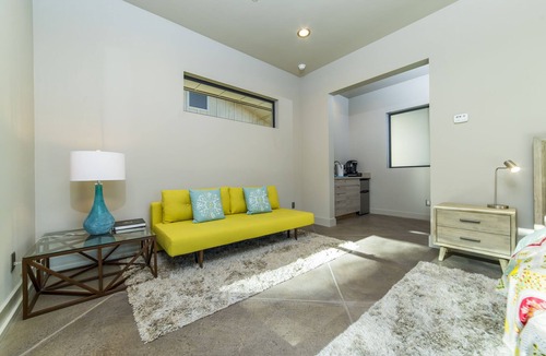 Eldridge Apartment | Couples Getaway, Luxurious Accomodations, Private Yard