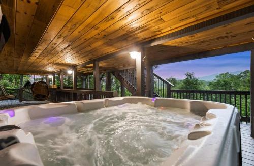 Cherry Log House | Couples Retreat, Sauna, Hot Tub, Speakeasy, Views