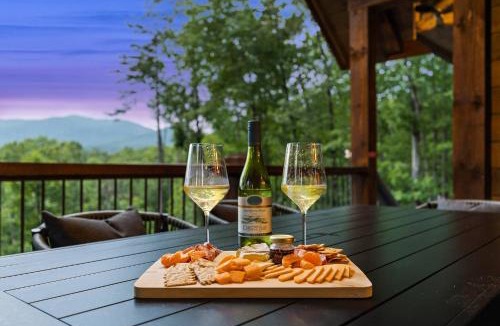 Cherry Log House | Couples Retreat, Sauna, Hot Tub, Speakeasy, Views