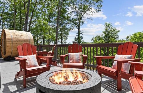 Cherry Log House | Couples Retreat, Sauna, Hot Tub, Speakeasy, Views