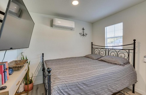 Phoenix Apartment | Couples Retreat! Tiny Home 5 Mi to Dtwn Phoenix