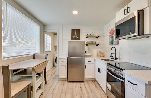Phoenix Apartment | Couples Retreat! Tiny Home 5 Mi to Dtwn Phoenix