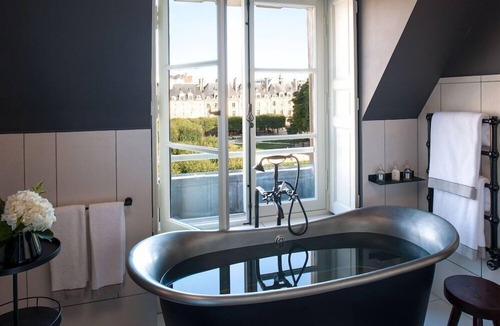 Marais Hotel | Cour des Vosges