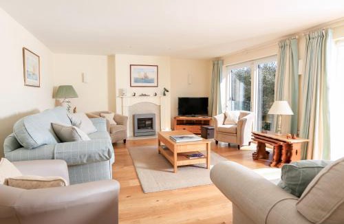Salcombe House | Courtenay Villa