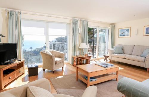 Salcombe House | Courtenay Villa