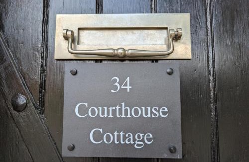 Mosborough House | Courthouse Cottage