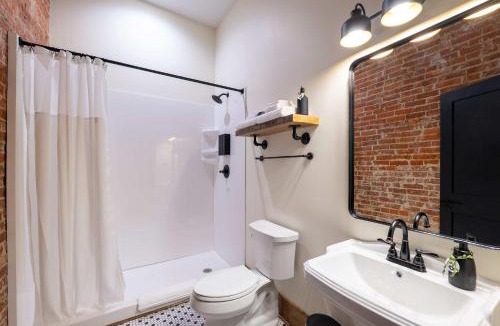 Versailles Hotel | Courthouse Suite - Room 1