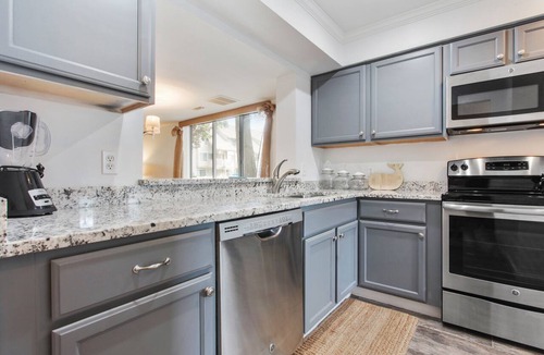 Hilton Head Island Condo | Courtside 94 - Updated Ground Floor 2 bedroom