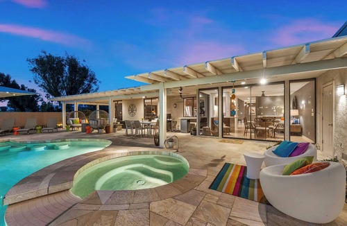 Magnesia Falls Cove House | Courtside Escape Country Club Living