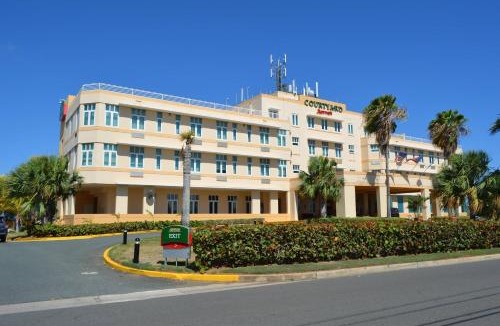 Maleza Baja Hotel | Courtyard Aguadilla