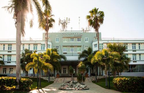 Maleza Baja Hotel | Courtyard Aguadilla