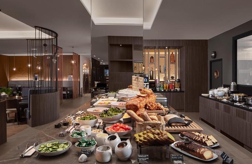 Issy-les-Moulineaux Hotel | Courtyard by Marriott Paris Porte de Versailles