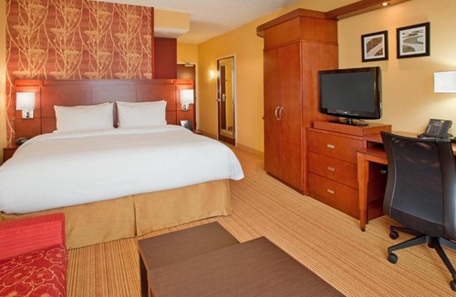 Cranberry Township Hotel | Courtyard by Marriott Pittsburgh North/Cranberry Woods