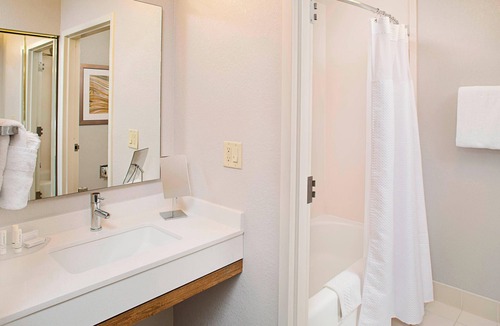 West Palm Beach Hotel | Courtyard by Marriott West Palm Beach Airport