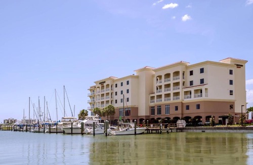 Madeira Beach Hotel | Courtyard by Marriott St. Petersburg Clearwater/Madeira Beach
