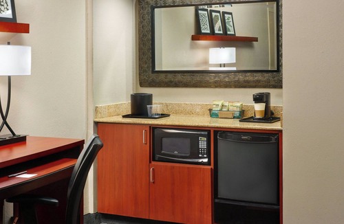 Highlands - Perkins Hotel | Courtyard by Marriott Baton Rouge Acadian Centre/LSU Area